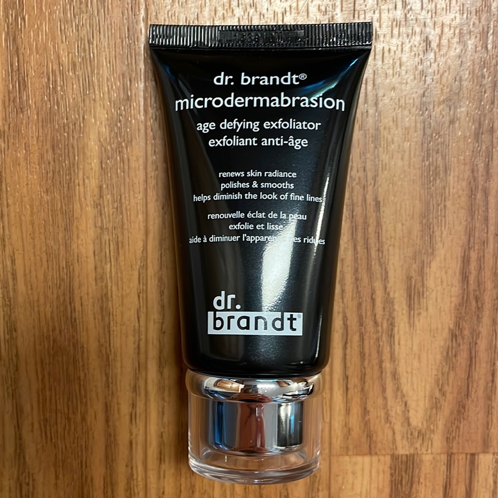 NEW Dr. Brandt Microdermabrasion Age-Defying Exfoliator